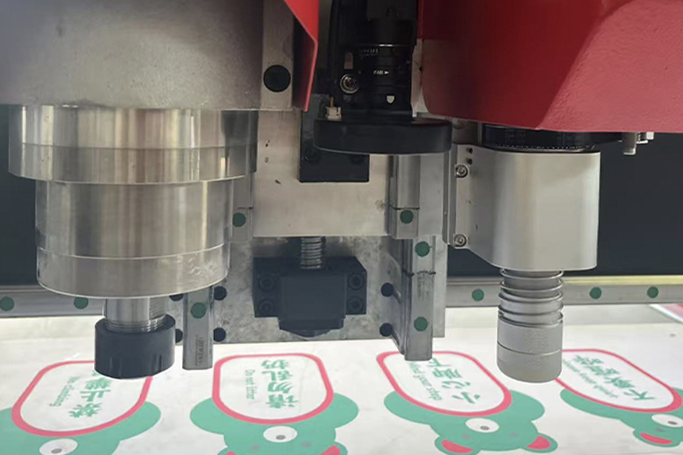 Défonceuses CNC personnalisées : Précision sur mesure dans la fabrication moderne 1 Routeur CNC