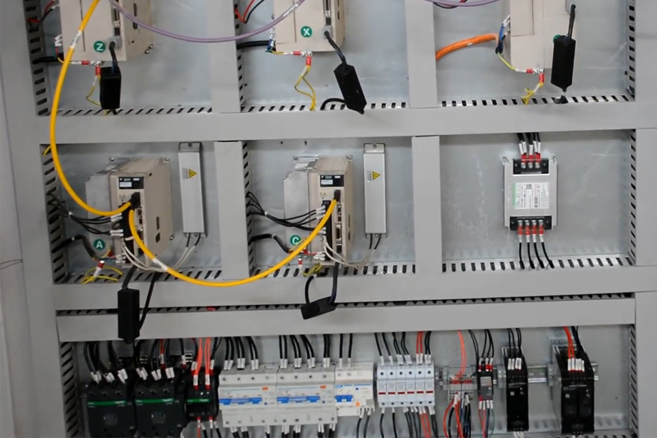 Router CNC di grandi dimensioni